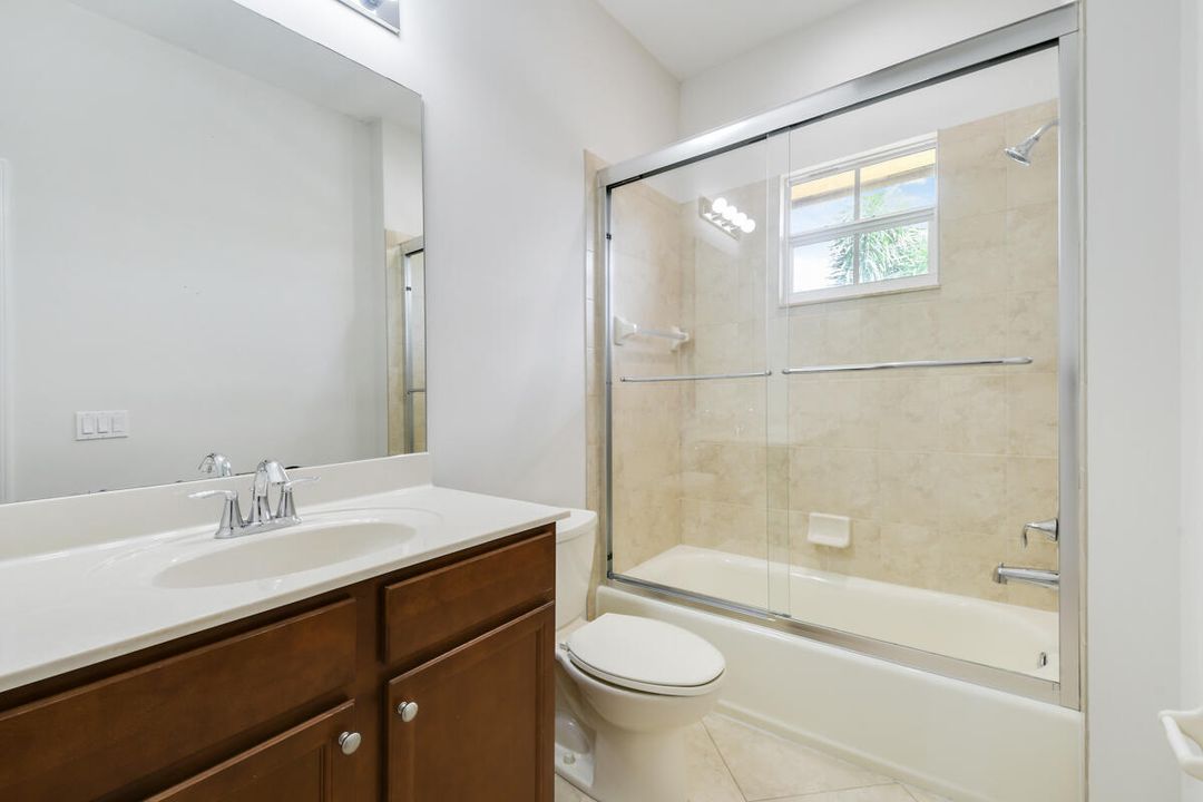 En Renta: $4,850 (3 camas, 2 baños, 1939 Pies cuadrados)