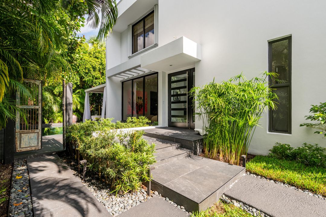 For Sale: $13,495,000 (3 beds, 4 baths, 4282 Square Feet)