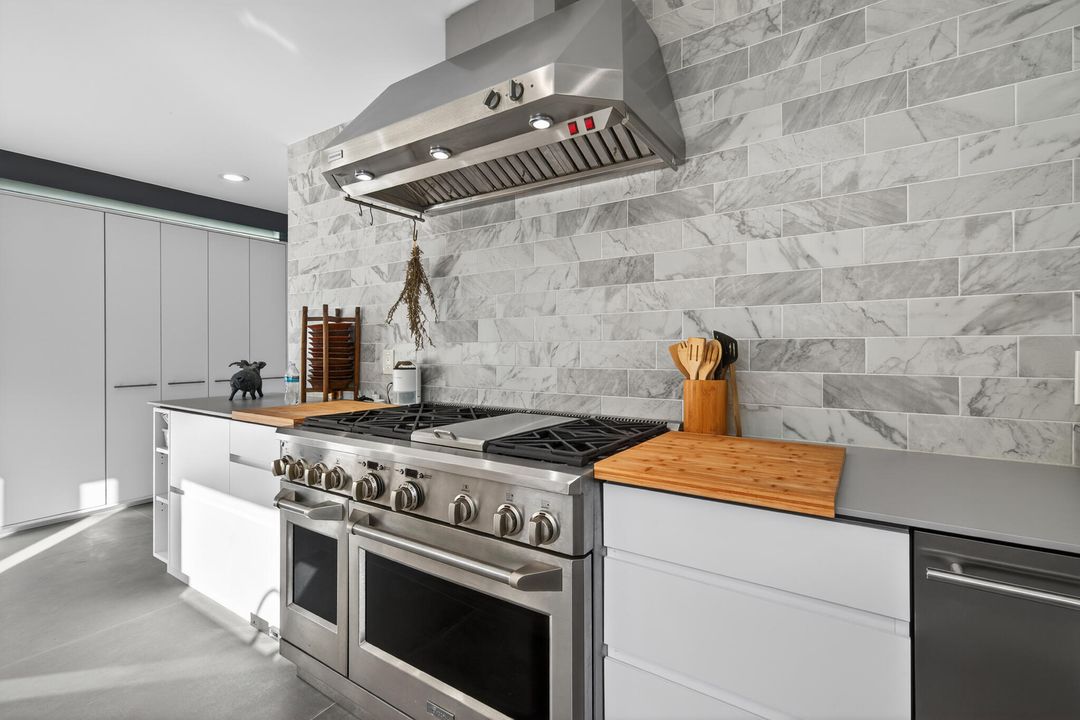 For Sale: $13,495,000 (3 beds, 4 baths, 4282 Square Feet)