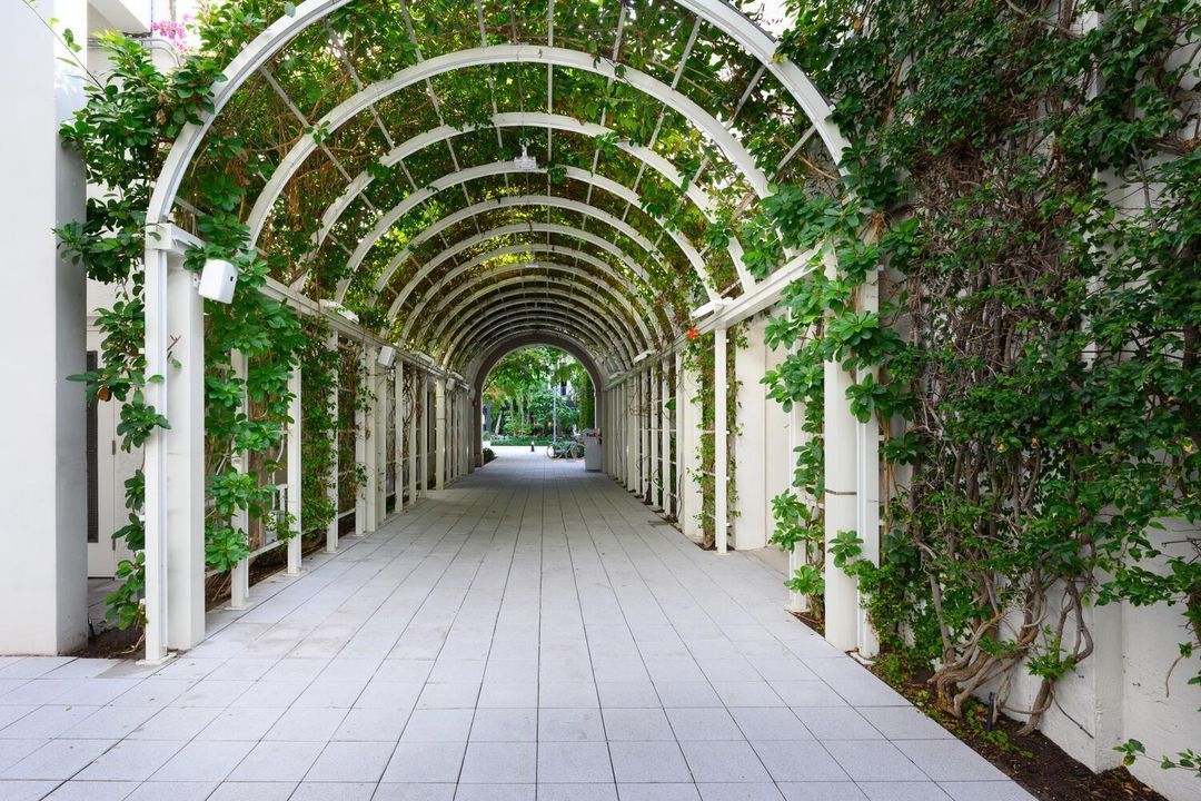 For Sale: $10,000,000 (5 beds, 5 baths, 4916 Square Feet)