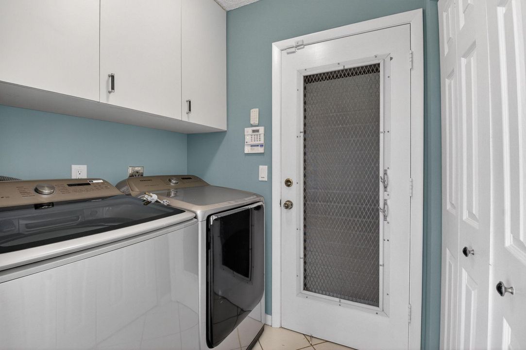 На продажу: $550,000 (2 спален, 2 ванн, 2356 Квадратных фут)