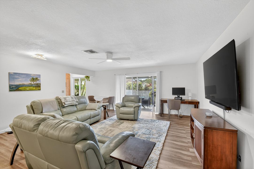 На продажу: $569,000 (3 спален, 2 ванн, 1418 Квадратных фут)