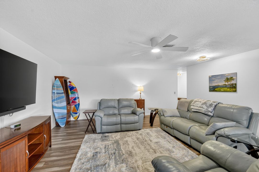 На продажу: $569,000 (3 спален, 2 ванн, 1418 Квадратных фут)