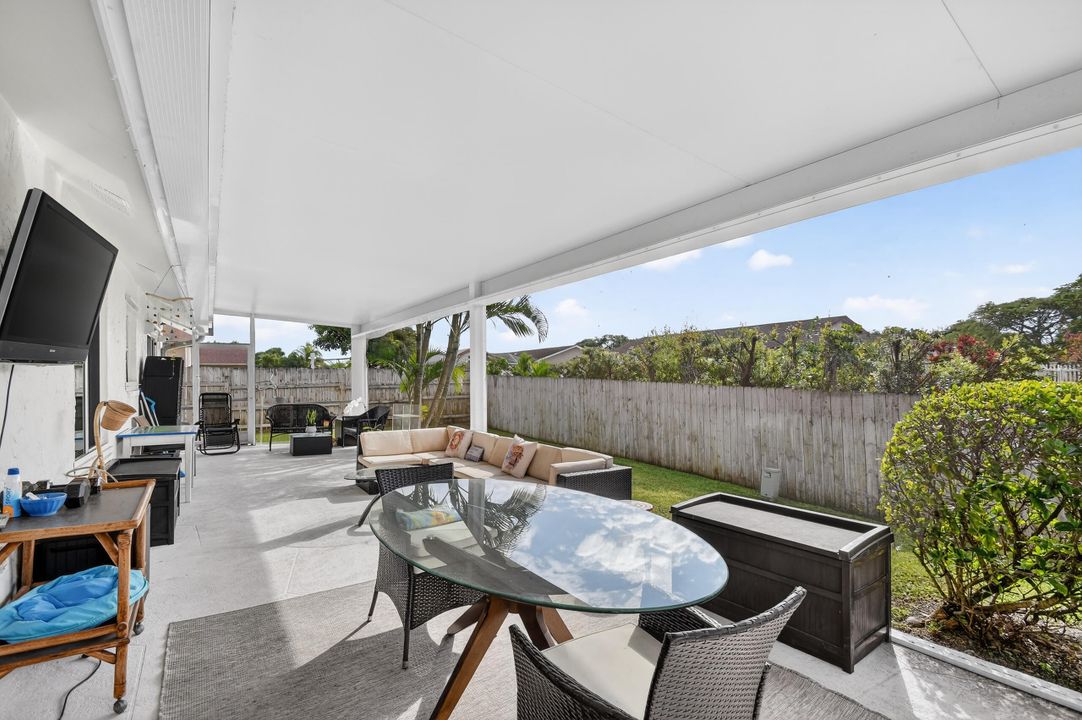 На продажу: $569,000 (3 спален, 2 ванн, 1418 Квадратных фут)