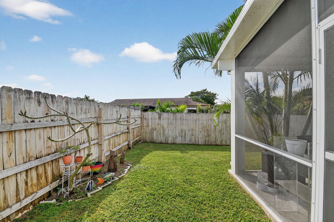 На продажу: $569,000 (3 спален, 2 ванн, 1418 Квадратных фут)