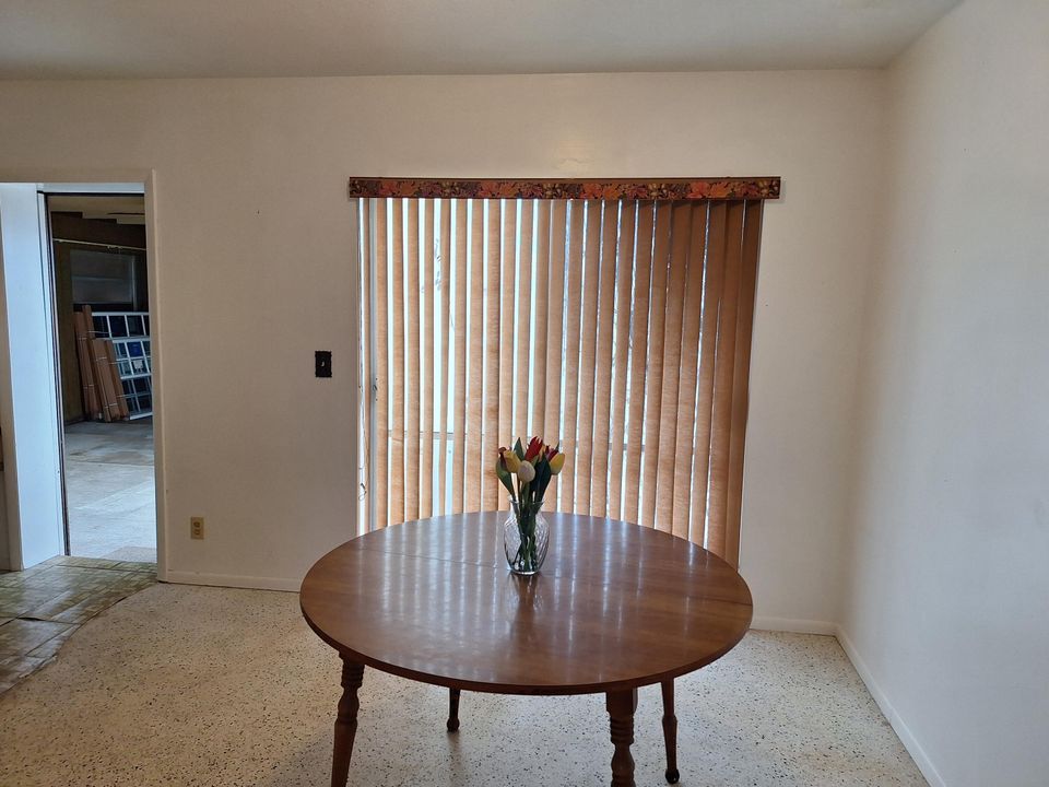 待售: $350,000 (3 贝兹, 2 浴室, 1570 平方英尺)