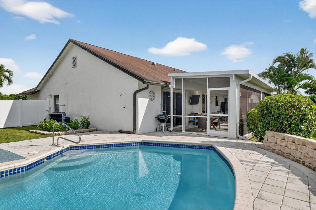 На продажу: $569,000 (3 спален, 2 ванн, 1418 Квадратных фут)