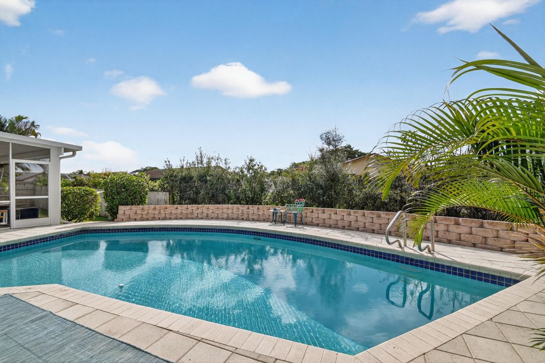 На продажу: $569,000 (3 спален, 2 ванн, 1418 Квадратных фут)