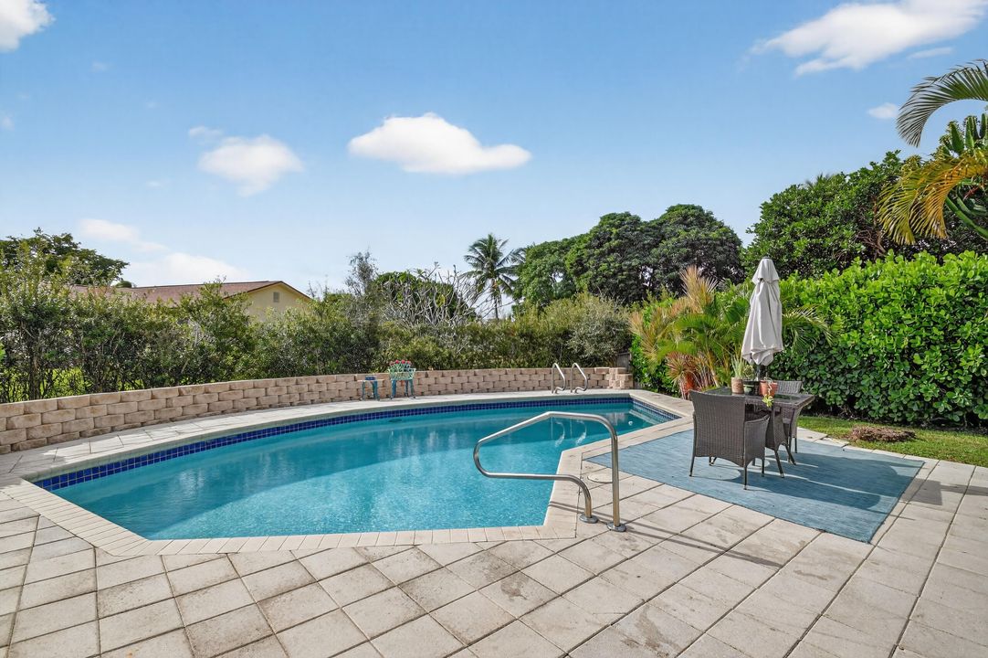 На продажу: $569,000 (3 спален, 2 ванн, 1418 Квадратных фут)