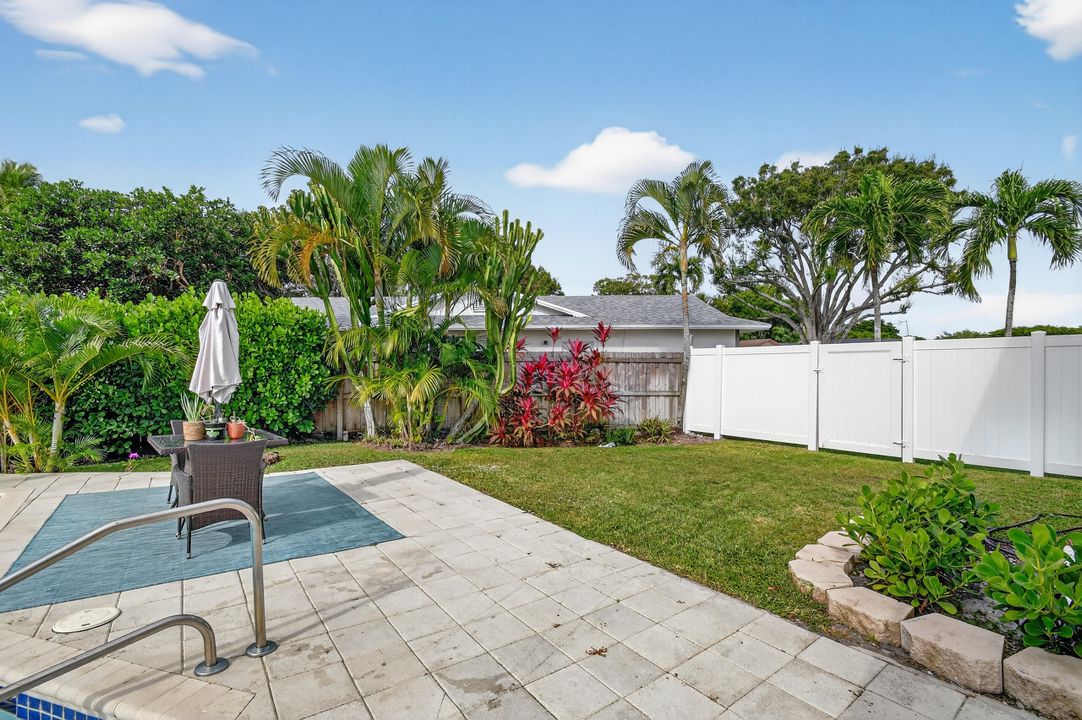 На продажу: $569,000 (3 спален, 2 ванн, 1418 Квадратных фут)