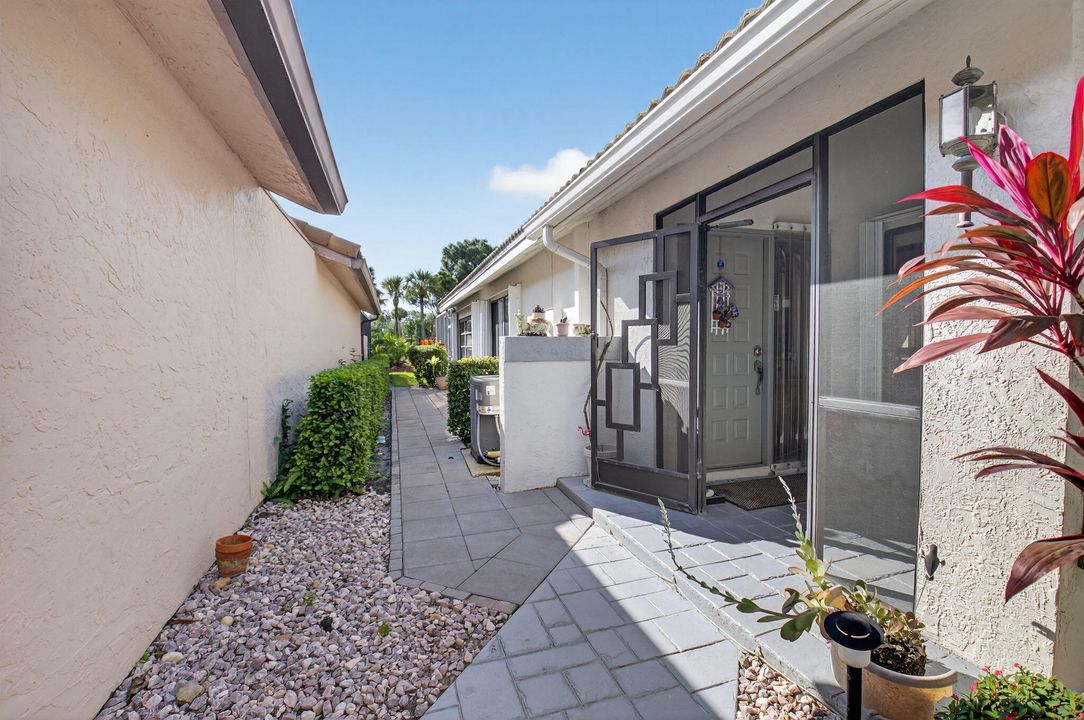 Active With Contract: $849,900 (3 beds, 3 baths, 1952 Square Feet)