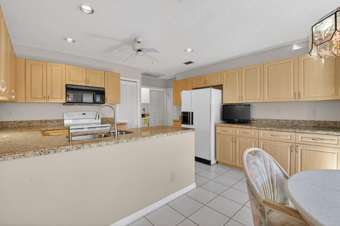 Active With Contract: $849,900 (3 beds, 3 baths, 1952 Square Feet)