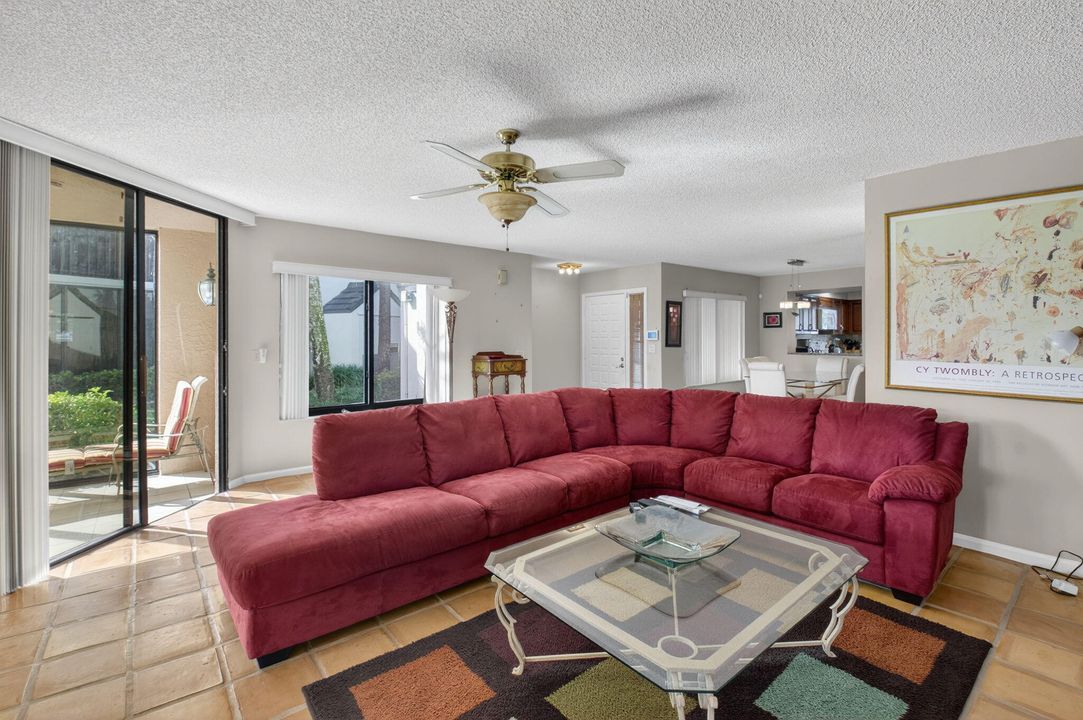 For Sale: $359,900 (2 beds, 2 baths, 1688 Square Feet)