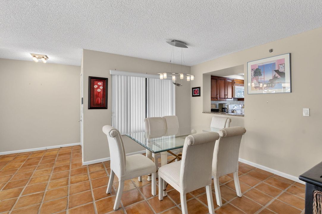 For Sale: $359,900 (2 beds, 2 baths, 1688 Square Feet)