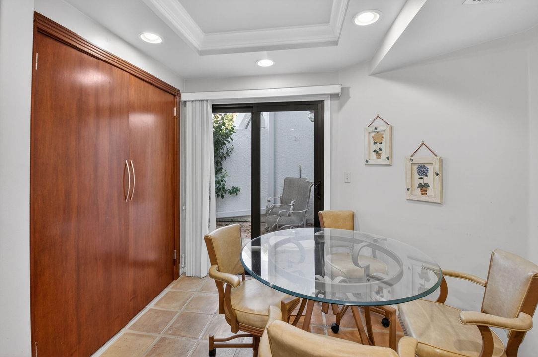 For Sale: $359,900 (2 beds, 2 baths, 1688 Square Feet)