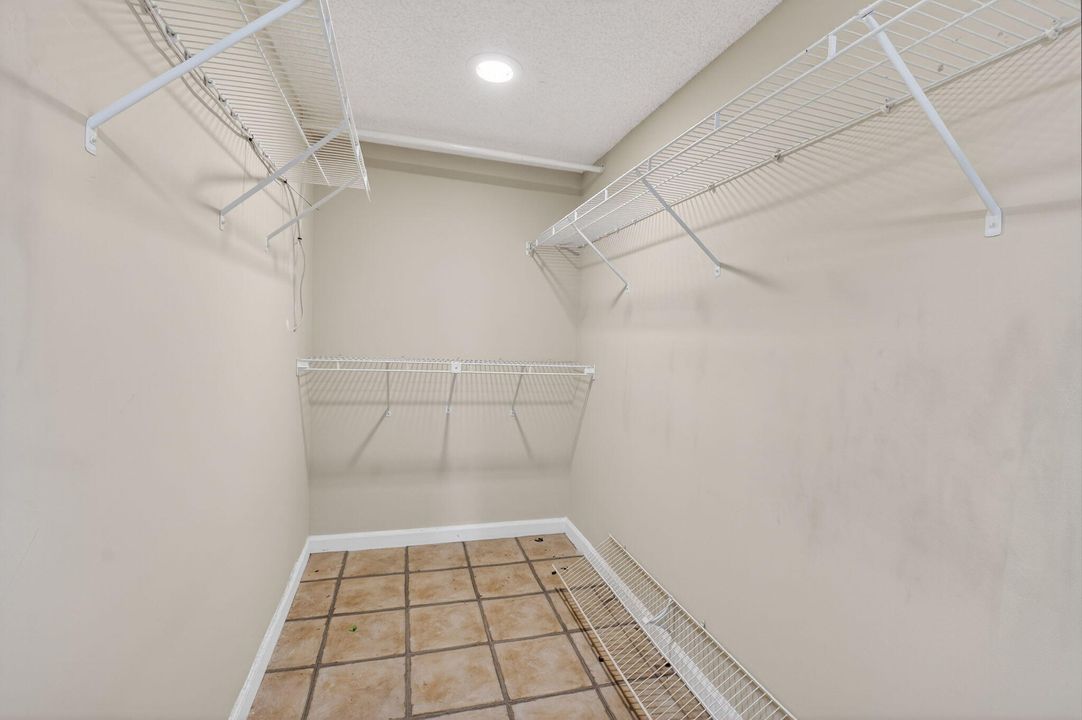 For Sale: $359,900 (2 beds, 2 baths, 1688 Square Feet)