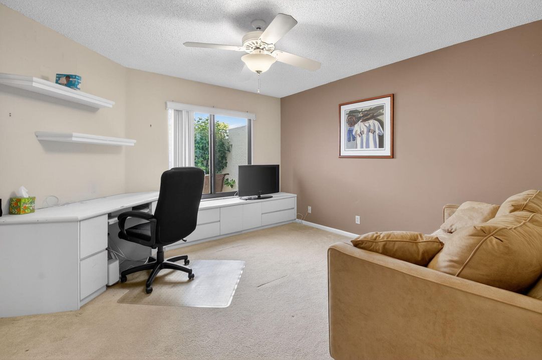 For Sale: $359,900 (2 beds, 2 baths, 1688 Square Feet)