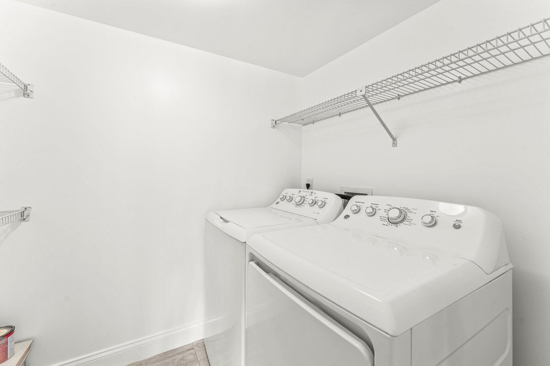 For Sale: $197,000 (2 beds, 2 baths, 1106 Square Feet)