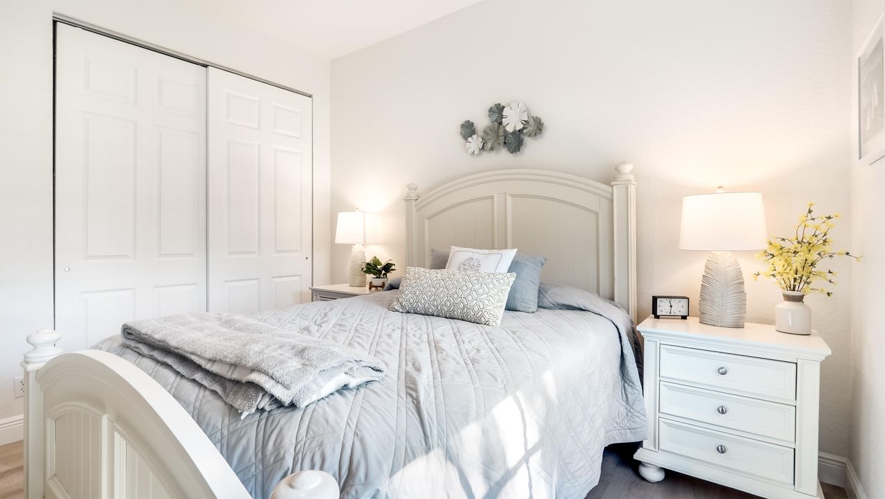 For Sale: $565,000 (3 beds, 2 baths, 1984 Square Feet)