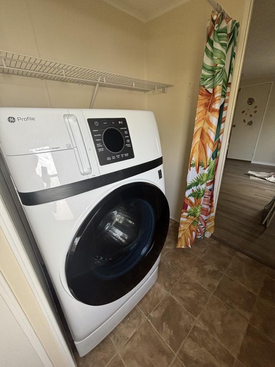 For Sale: $49,900 (2 beds, 2 baths, 938 Square Feet)