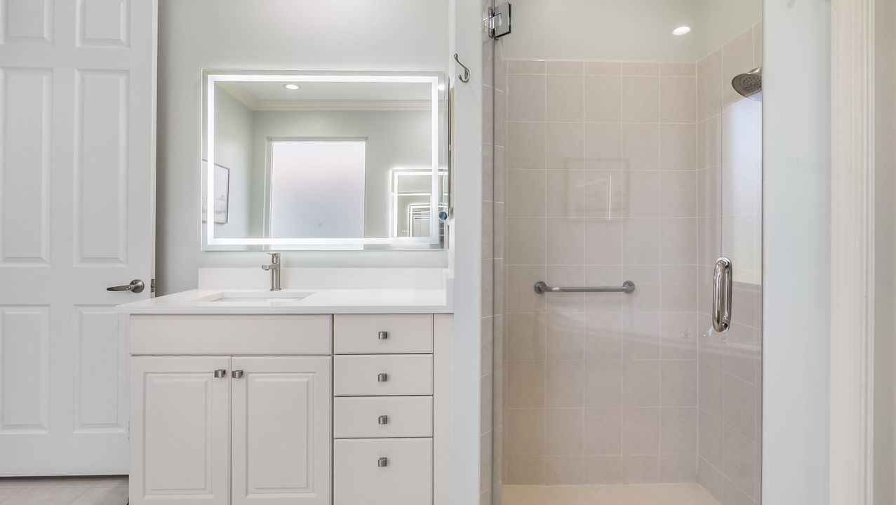 For Sale: $565,000 (3 beds, 2 baths, 1984 Square Feet)