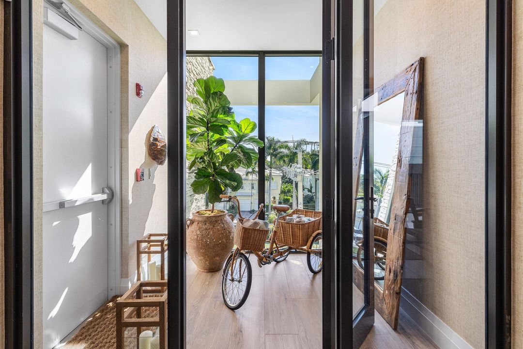 En Venta: $2,650,000 (3 camas, 3 baños, 2035 Pies cuadrados)