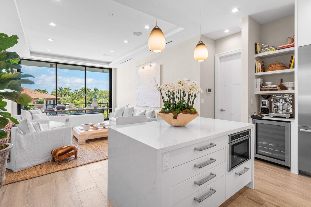 En Venta: $2,650,000 (3 camas, 3 baños, 2035 Pies cuadrados)