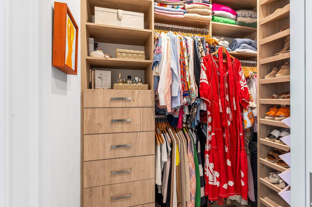 En Venta: $2,650,000 (3 camas, 3 baños, 2035 Pies cuadrados)