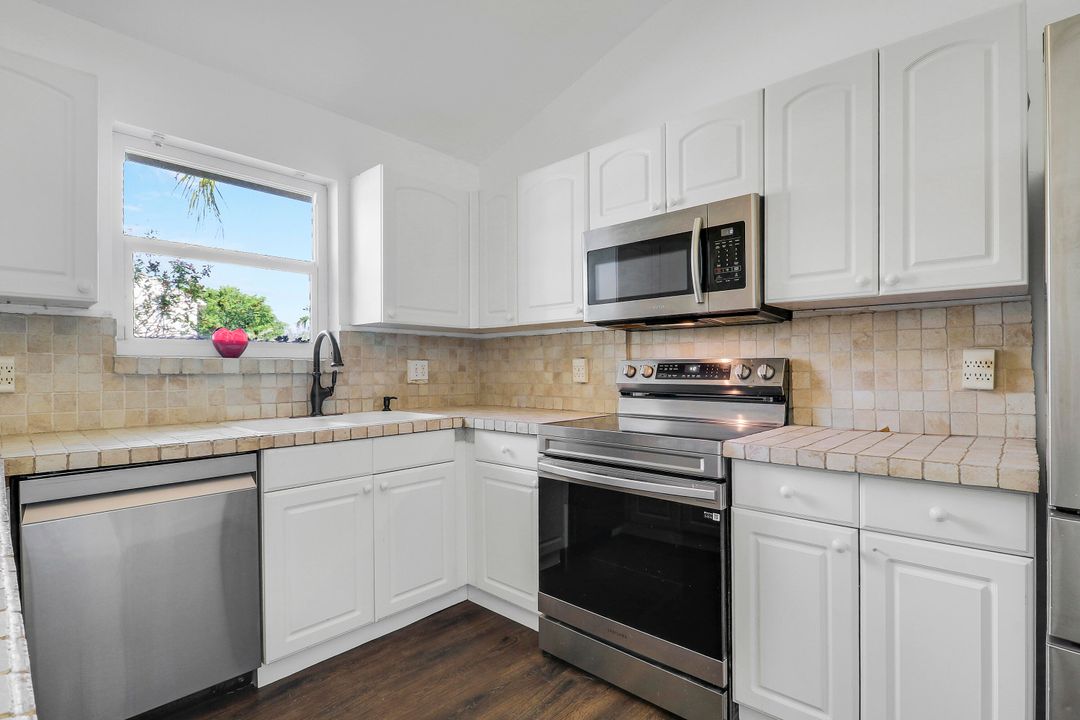 En Venta: $429,900 (3 camas, 2 baños, 1414 Pies cuadrados)