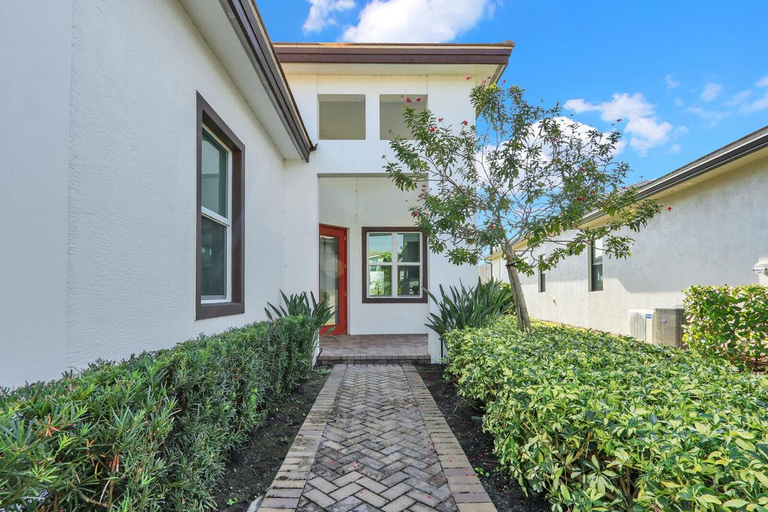 В аренду: $3,300 (2 спален, 2 ванн, 1646 Квадратных фут)