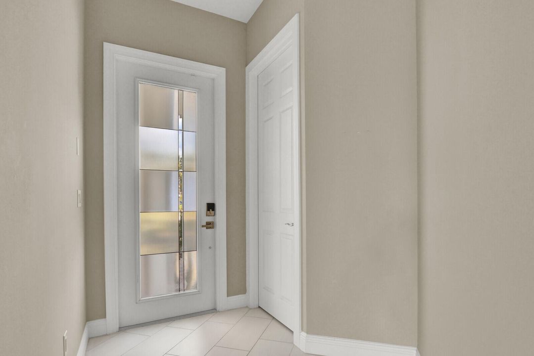 В аренду: $3,300 (2 спален, 2 ванн, 1646 Квадратных фут)