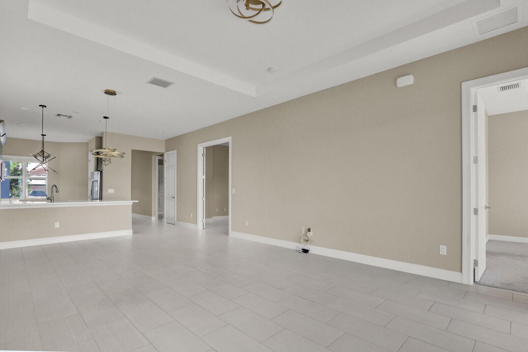 В аренду: $3,300 (2 спален, 2 ванн, 1646 Квадратных фут)