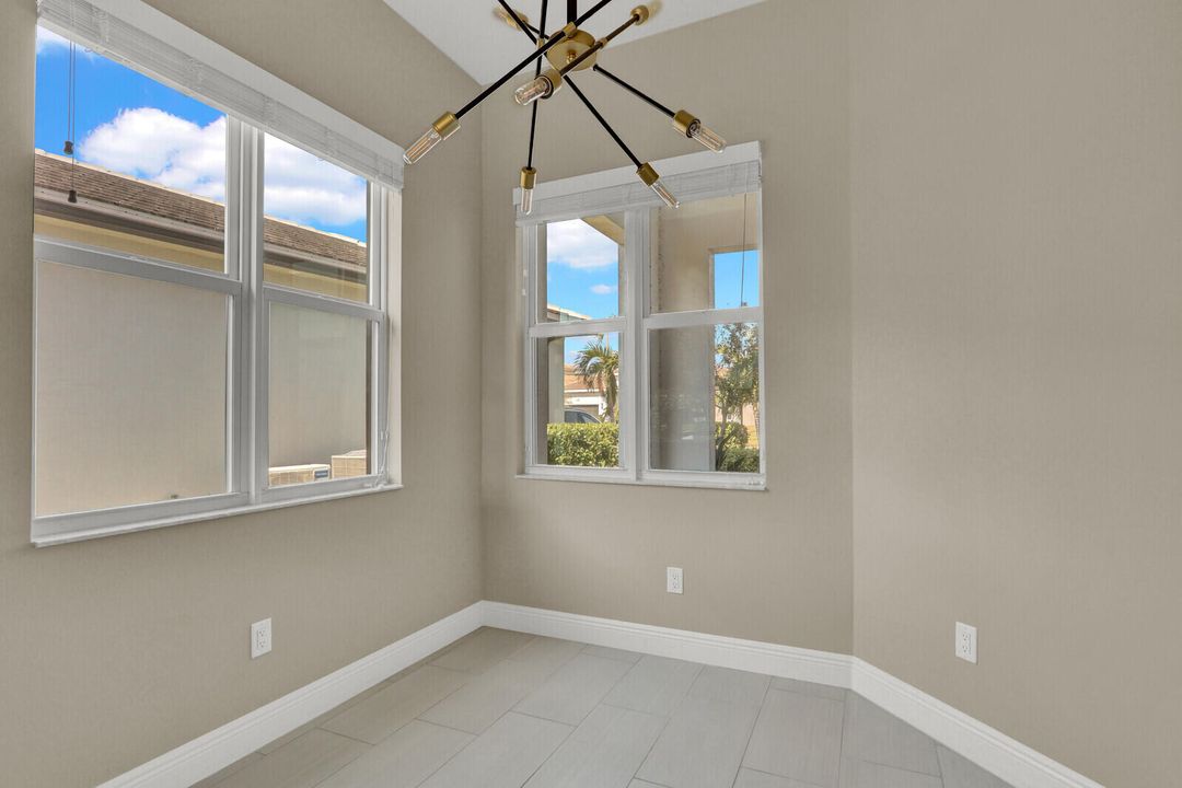 В аренду: $3,300 (2 спален, 2 ванн, 1646 Квадратных фут)