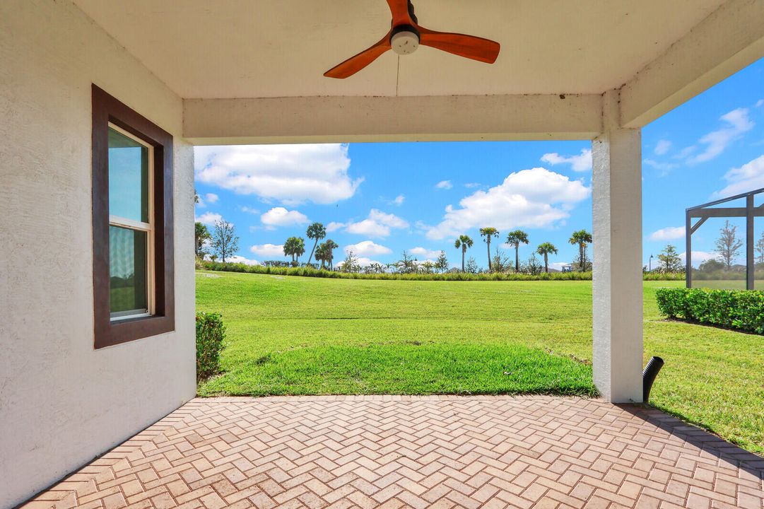 В аренду: $3,300 (2 спален, 2 ванн, 1646 Квадратных фут)