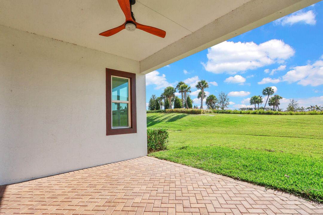 В аренду: $3,300 (2 спален, 2 ванн, 1646 Квадратных фут)