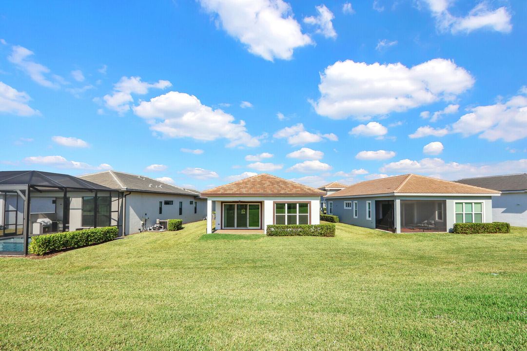 В аренду: $3,300 (2 спален, 2 ванн, 1646 Квадратных фут)