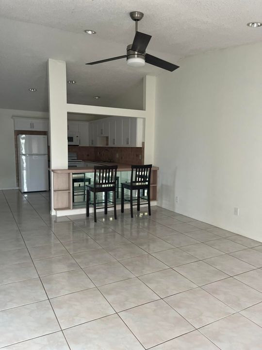 В аренду: $2,500 (2 спален, 2 ванн, 1134 Квадратных фут)