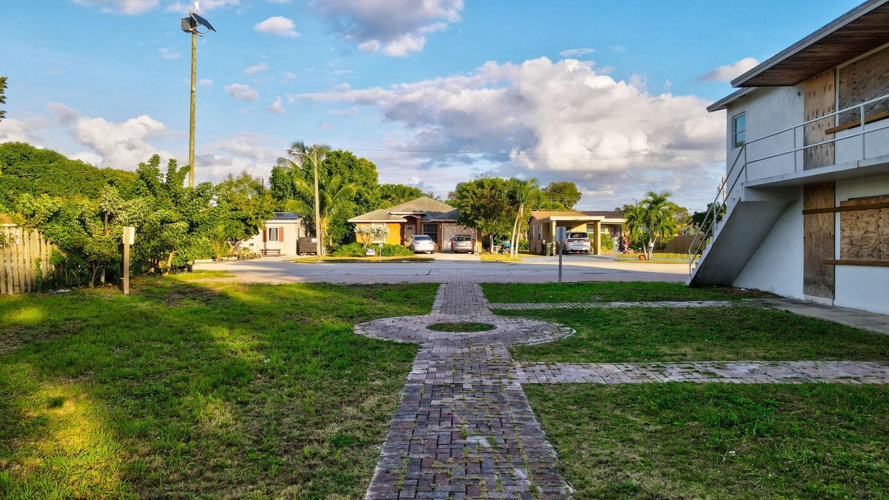 На продажу: $499,000 (2 спален, 1 ванн, 680 Квадратных фут)