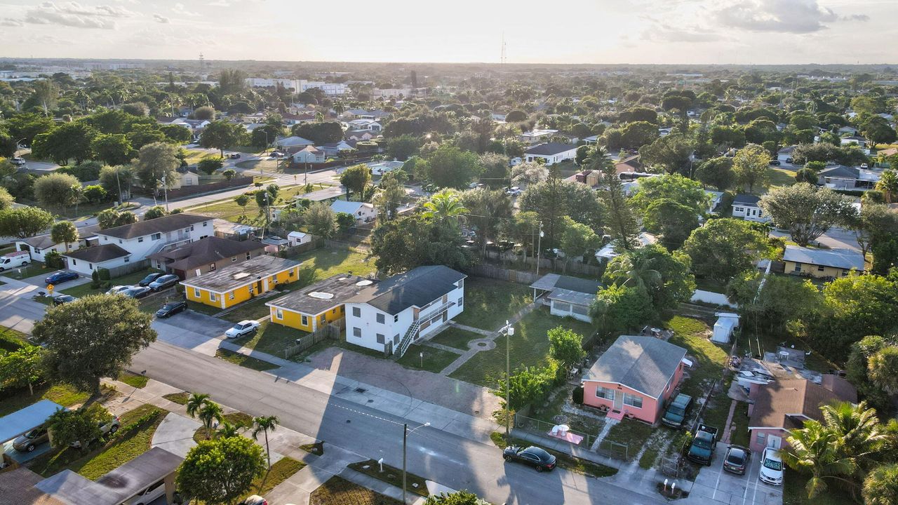 На продажу: $499,000 (2 спален, 1 ванн, 680 Квадратных фут)