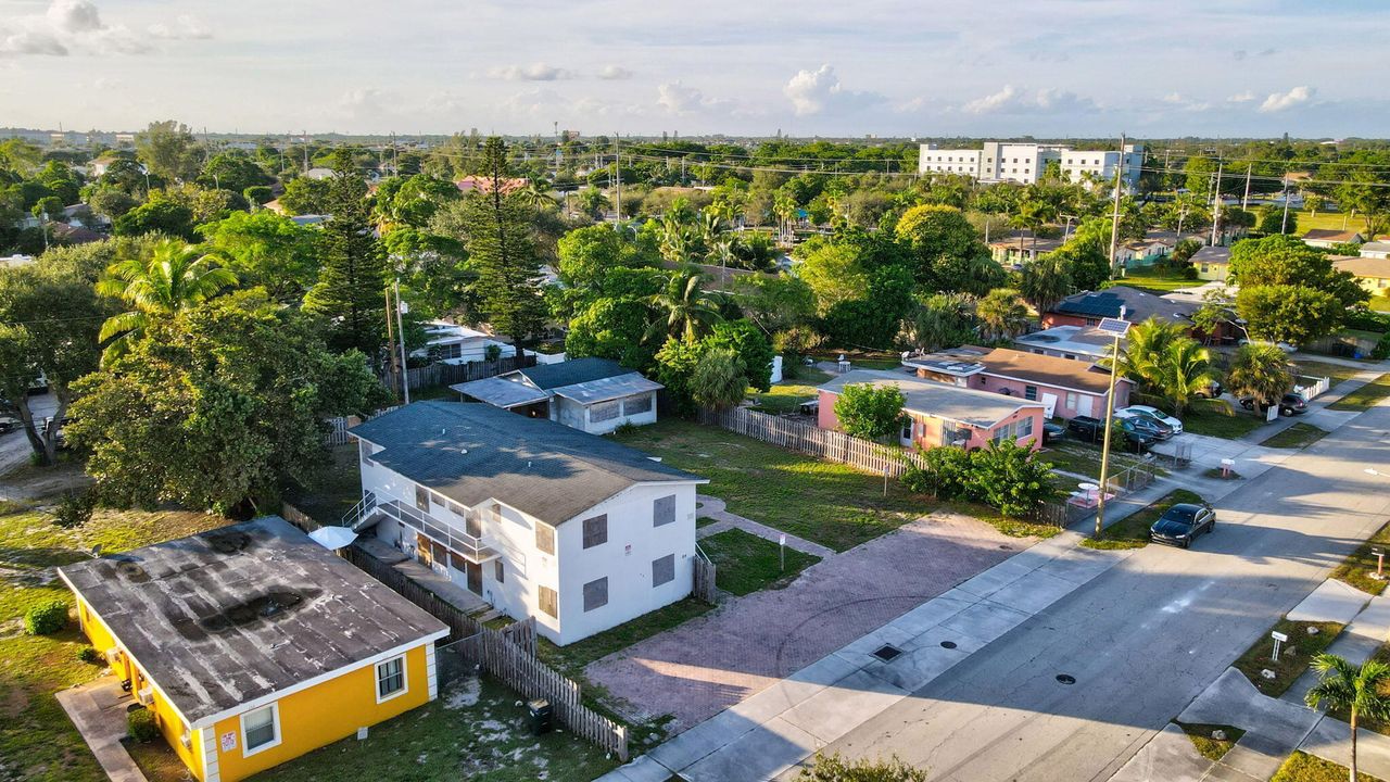 На продажу: $499,000 (2 спален, 1 ванн, 680 Квадратных фут)