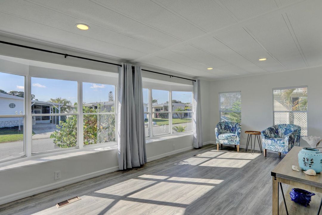 For Sale: $177,000 (2 beds, 2 baths, 1232 Square Feet)