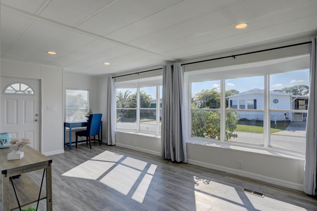 For Sale: $177,000 (2 beds, 2 baths, 1232 Square Feet)