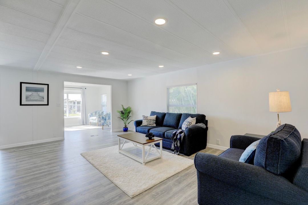 For Sale: $177,000 (2 beds, 2 baths, 1232 Square Feet)