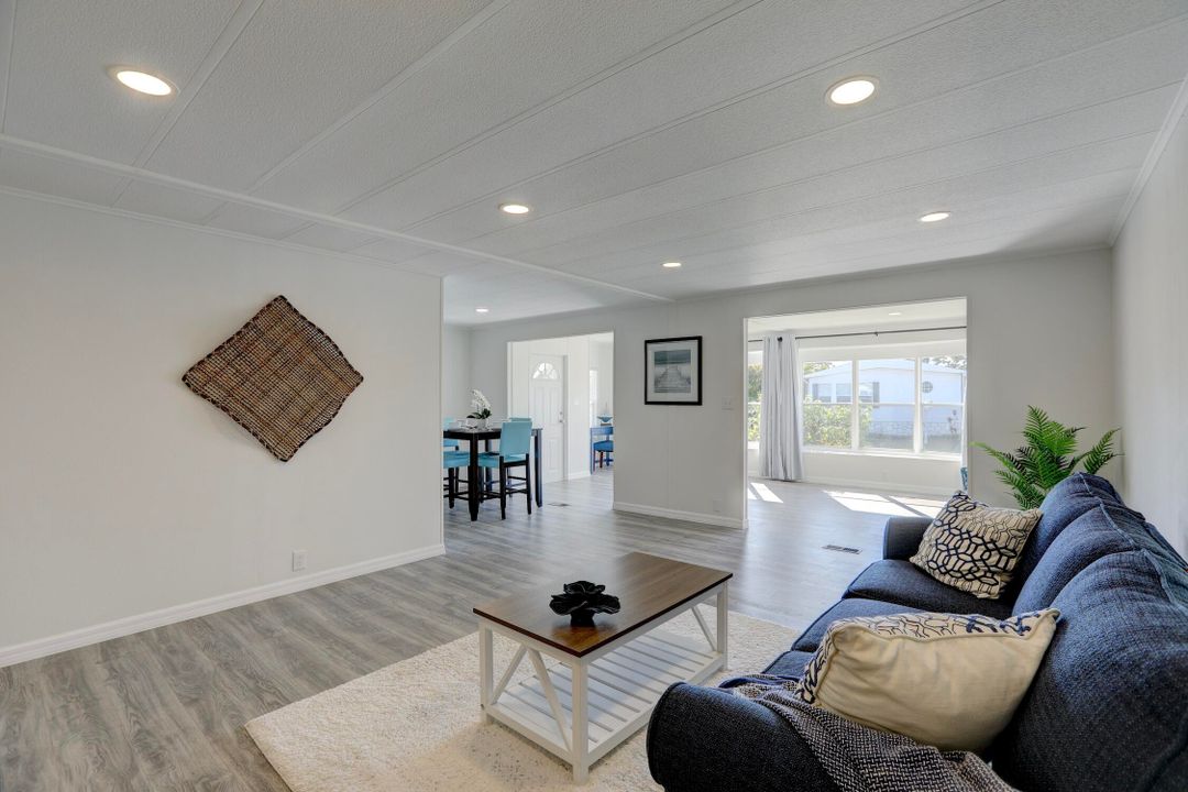 For Sale: $177,000 (2 beds, 2 baths, 1232 Square Feet)