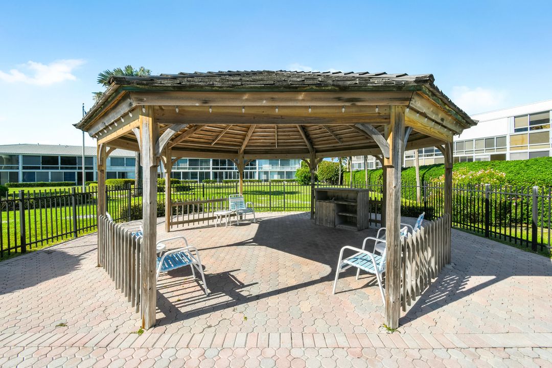 На продажу: $570,000 (2 спален, 2 ванн, 1260 Квадратных фут)