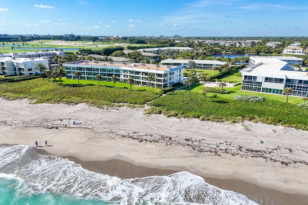 На продажу: $570,000 (2 спален, 2 ванн, 1260 Квадратных фут)