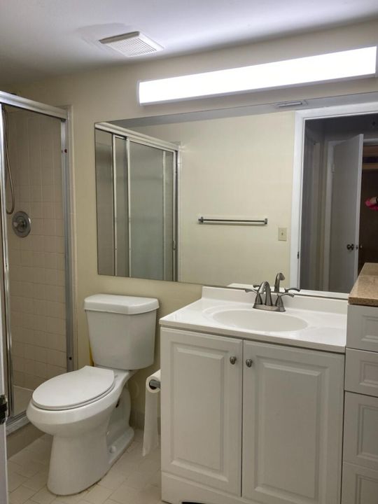 出租: $2,000 (2 贝兹, 2 浴室, 986 平方英尺)