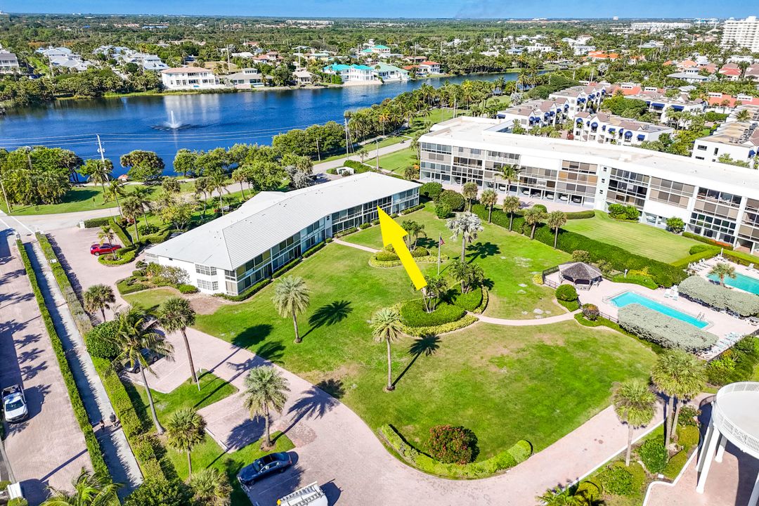 На продажу: $570,000 (2 спален, 2 ванн, 1260 Квадратных фут)