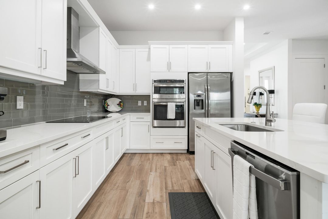 En Venta: $1,275,000 (3 camas, 3 baños, 2025 Pies cuadrados)