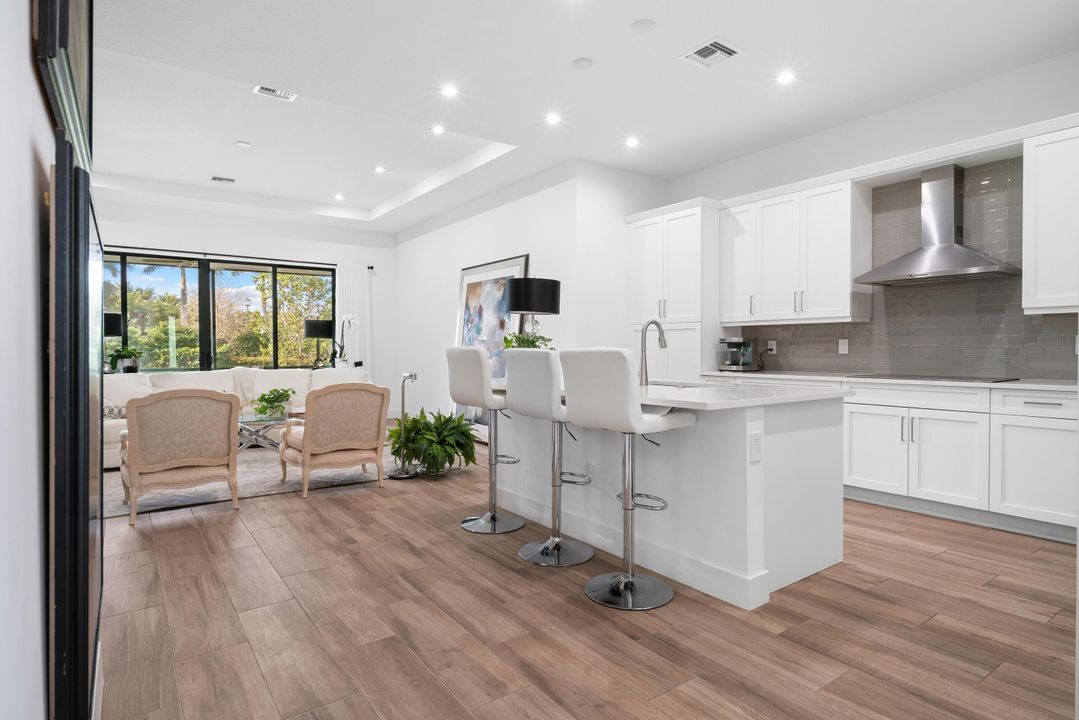 En Venta: $1,275,000 (3 camas, 3 baños, 2025 Pies cuadrados)